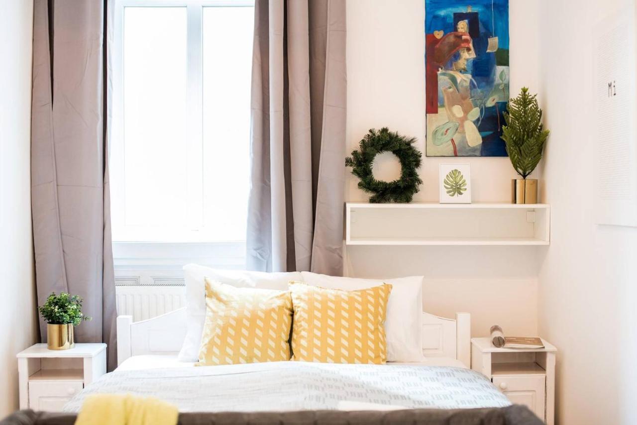 Cosy And Central Apartment With 4 Bedrooms And A/C Budapest Exterior foto