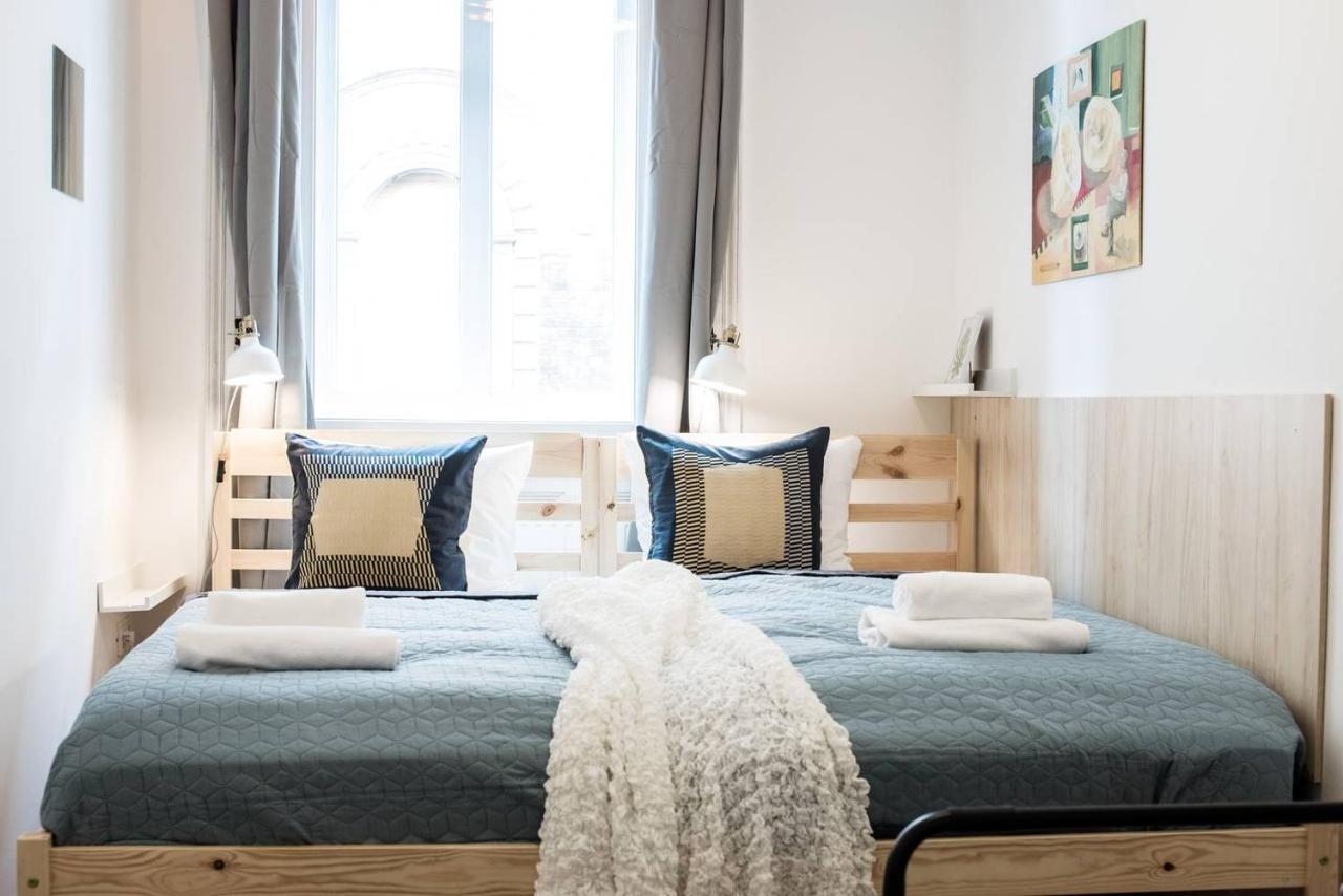 Cosy And Central Apartment With 4 Bedrooms And A/C Budapest Exterior foto