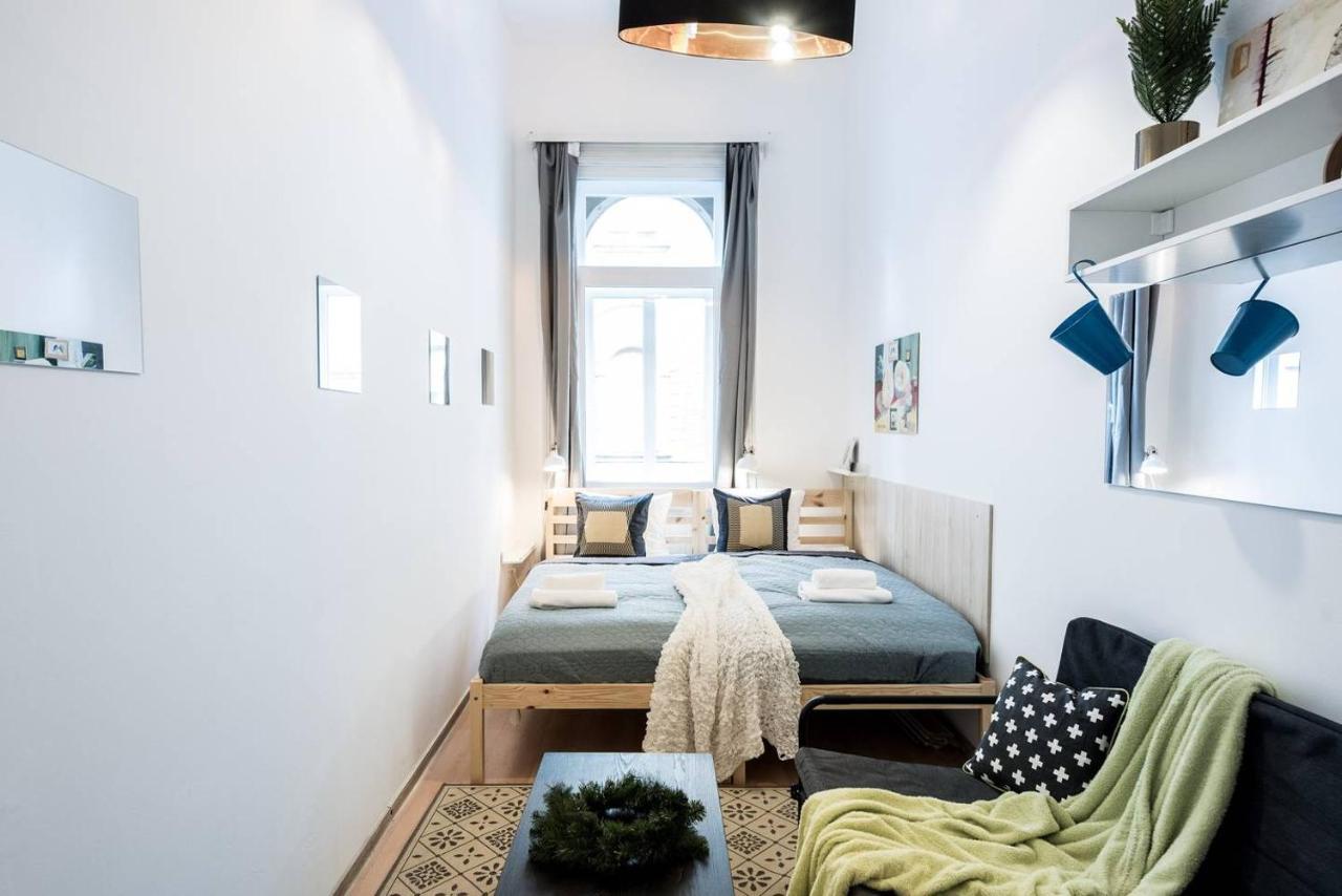 Cosy And Central Apartment With 4 Bedrooms And A/C Budapest Exterior foto